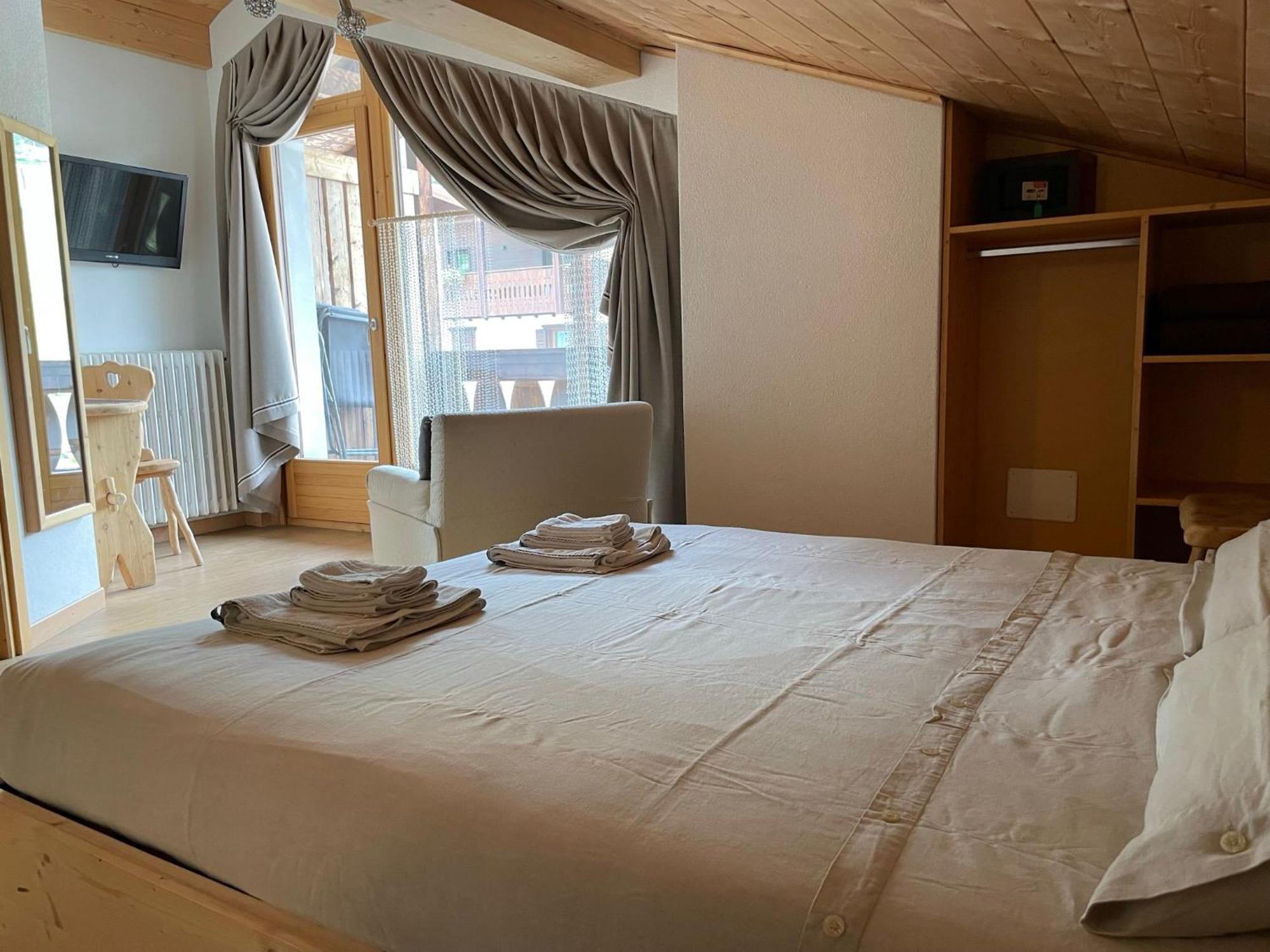 Ambassador Rooms In Bormio, Solo Camera Senza Colazione Eksteriør billede